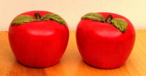 Ceramic Apple Salt & Pepper Shaker Set Home Garden Kitchen Decor